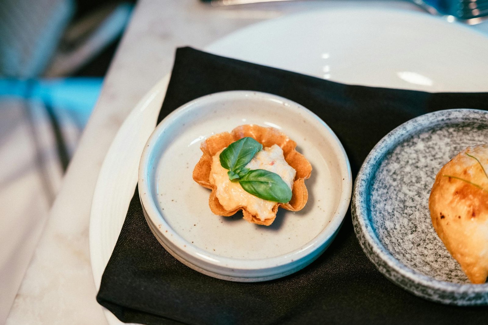 バンコク・ミシュランレストラン2025：ストリートフードの先にある、予約する価値のあるファインダイニング