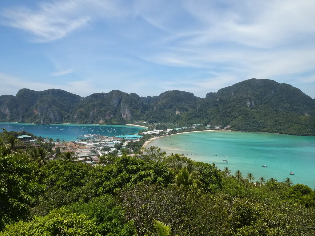 Phi Phi Viewpoint trail looking over Tonsai isthmus and twin bays