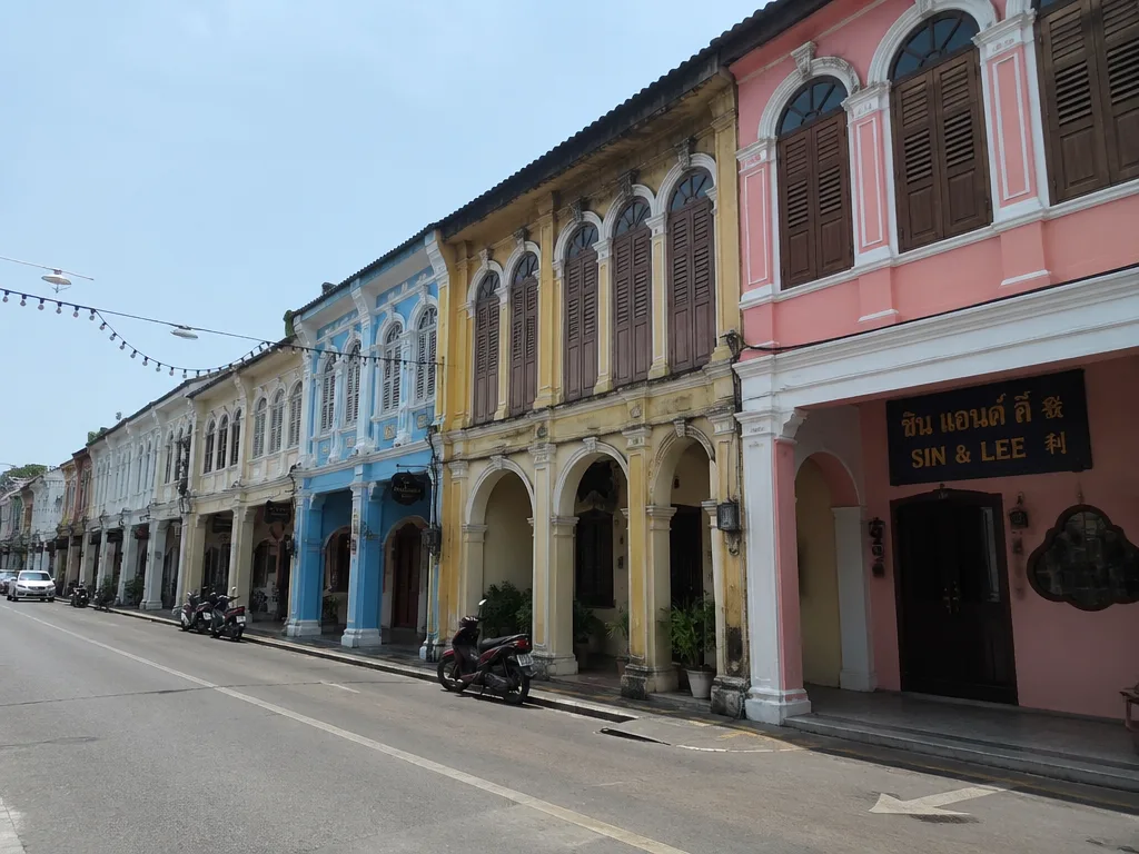 Mee Ton Poe Phuket Hokkien noodle shop exterior on Thepkasattri Road