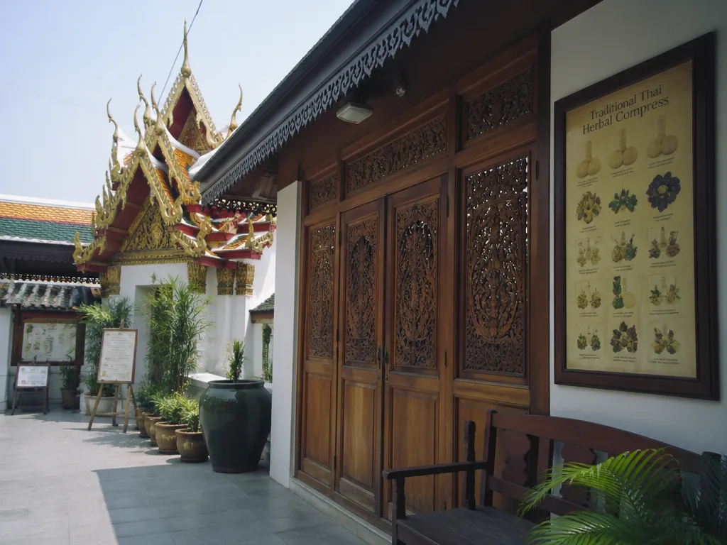 Wat Pho temple massage school classical training