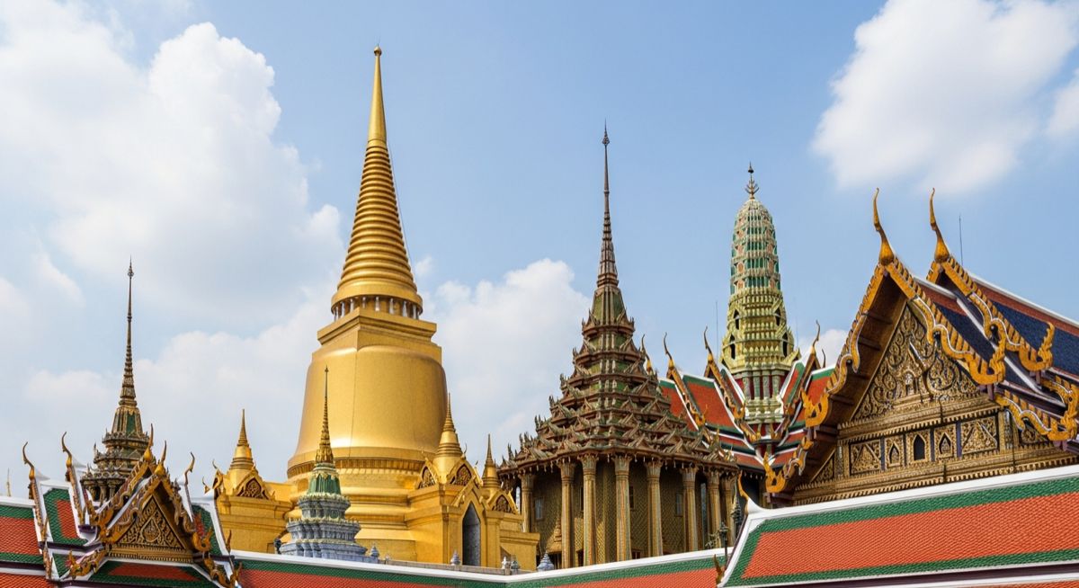 Thai Royal Family Etiquette: Laws and Rules Every Traveler Must Know